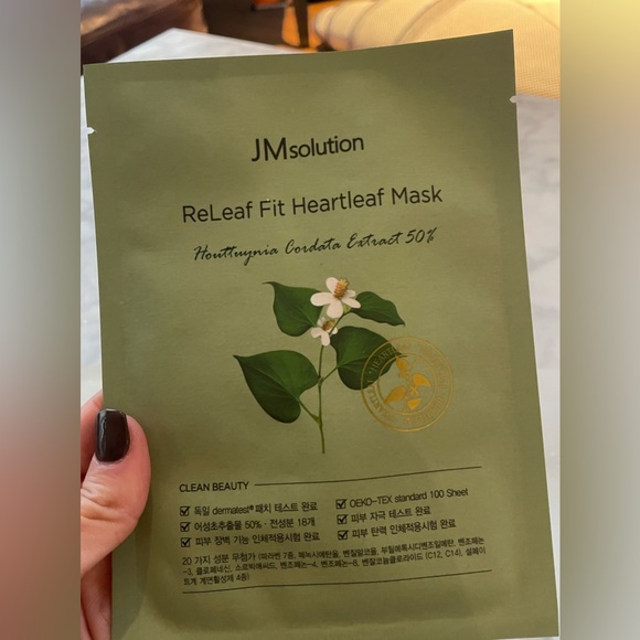 Cicadin Hydro patch cream
+ 7 hydrating face masks - Picture 6 of 6